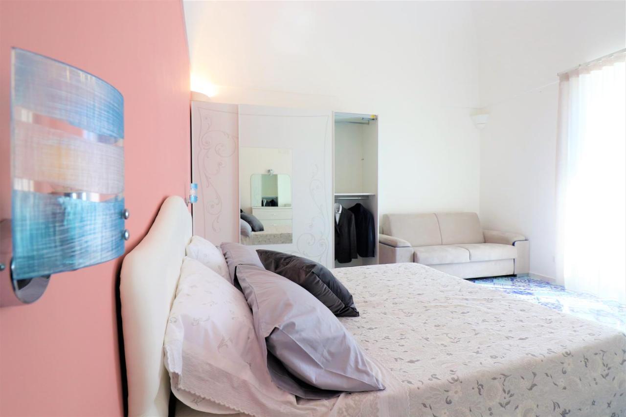 Mary'S Apartments - De Vivo Realty 마사루브렌세 외부 사진